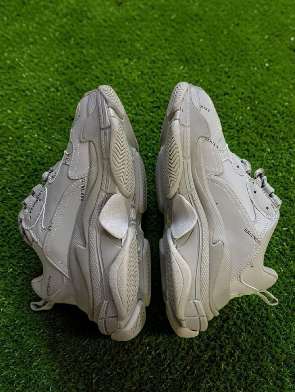 Balenciaga Triple S Logo Beige Sz M5/W8 New - Picture 2 of 6